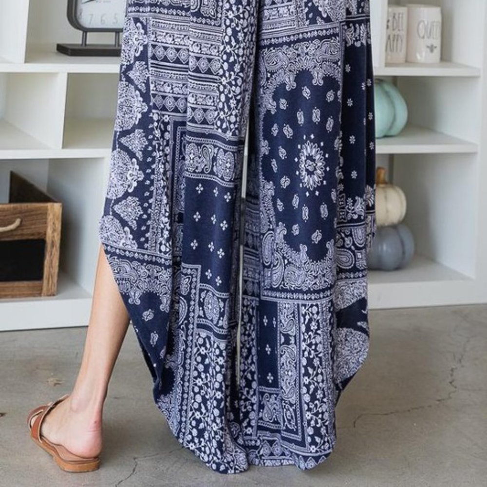 🌼RESTOCKED🌼 Paisley Print Wide Leg Pants - Picture 4 of 9